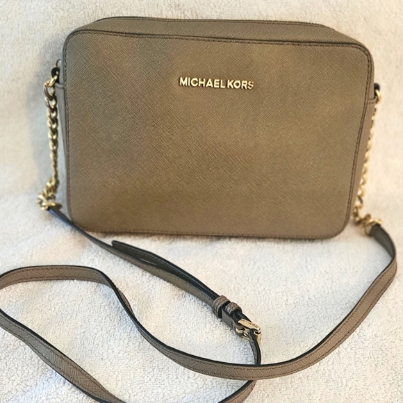 Michael Kors  Cocoa Brown Leather Crossbody / Shoulder Bag Gold Chain Detail - Picture 1 of 12